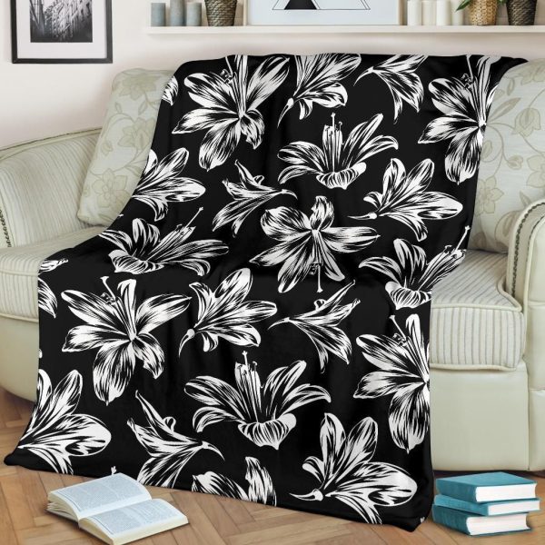 Amaryllis Pattern Print Design Vintage Fleece Blanket - Image 2